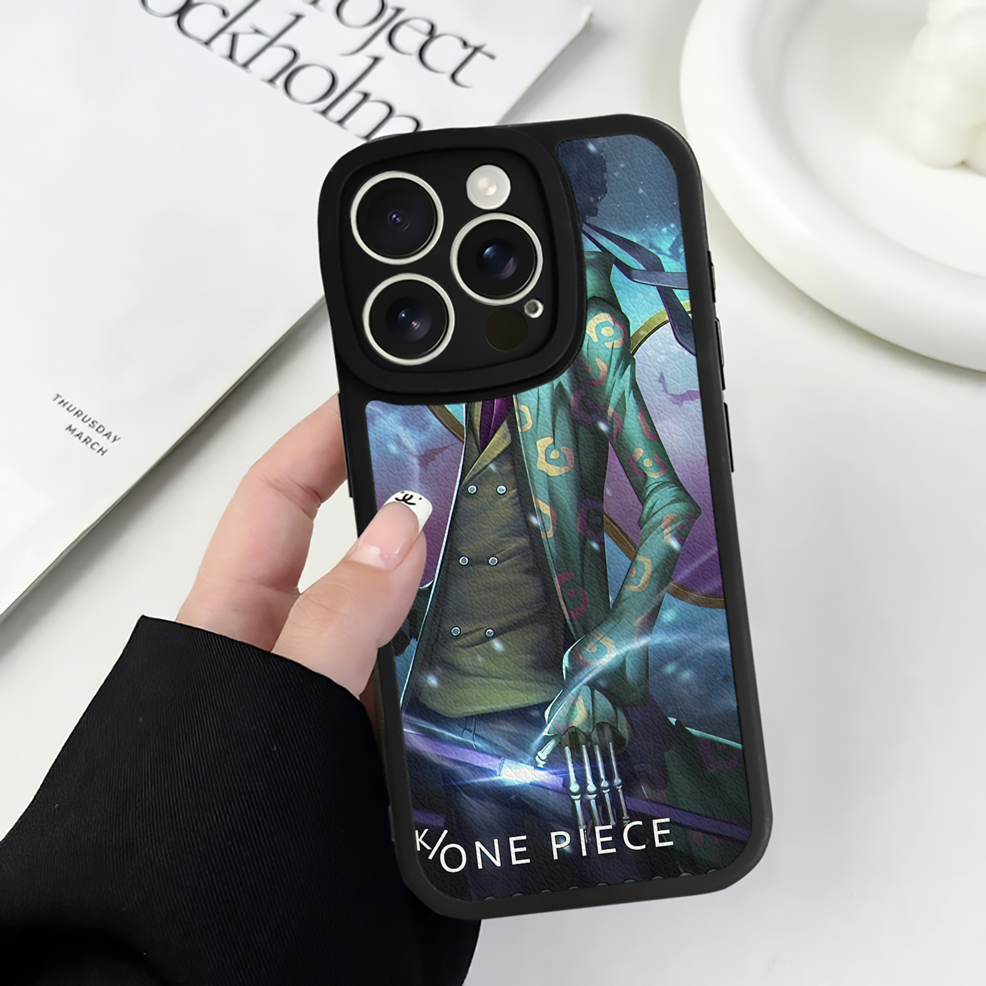 （画像用） ワンピース ONE PIECE 【iPhone 16シリーズ対応】シリコンスマホケース（レザー調） 材質：シリコン
